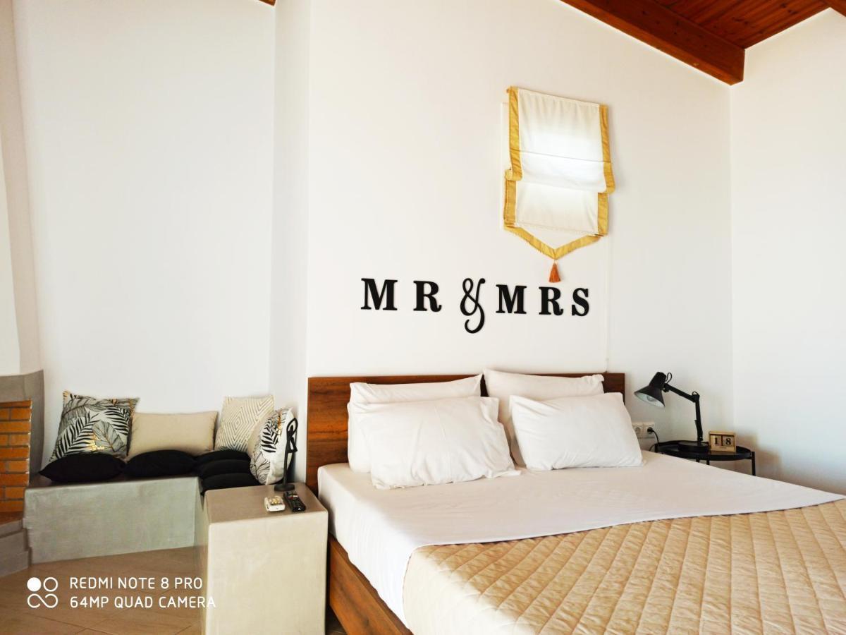 Bourbos Summer Rooms Himare Esterno foto