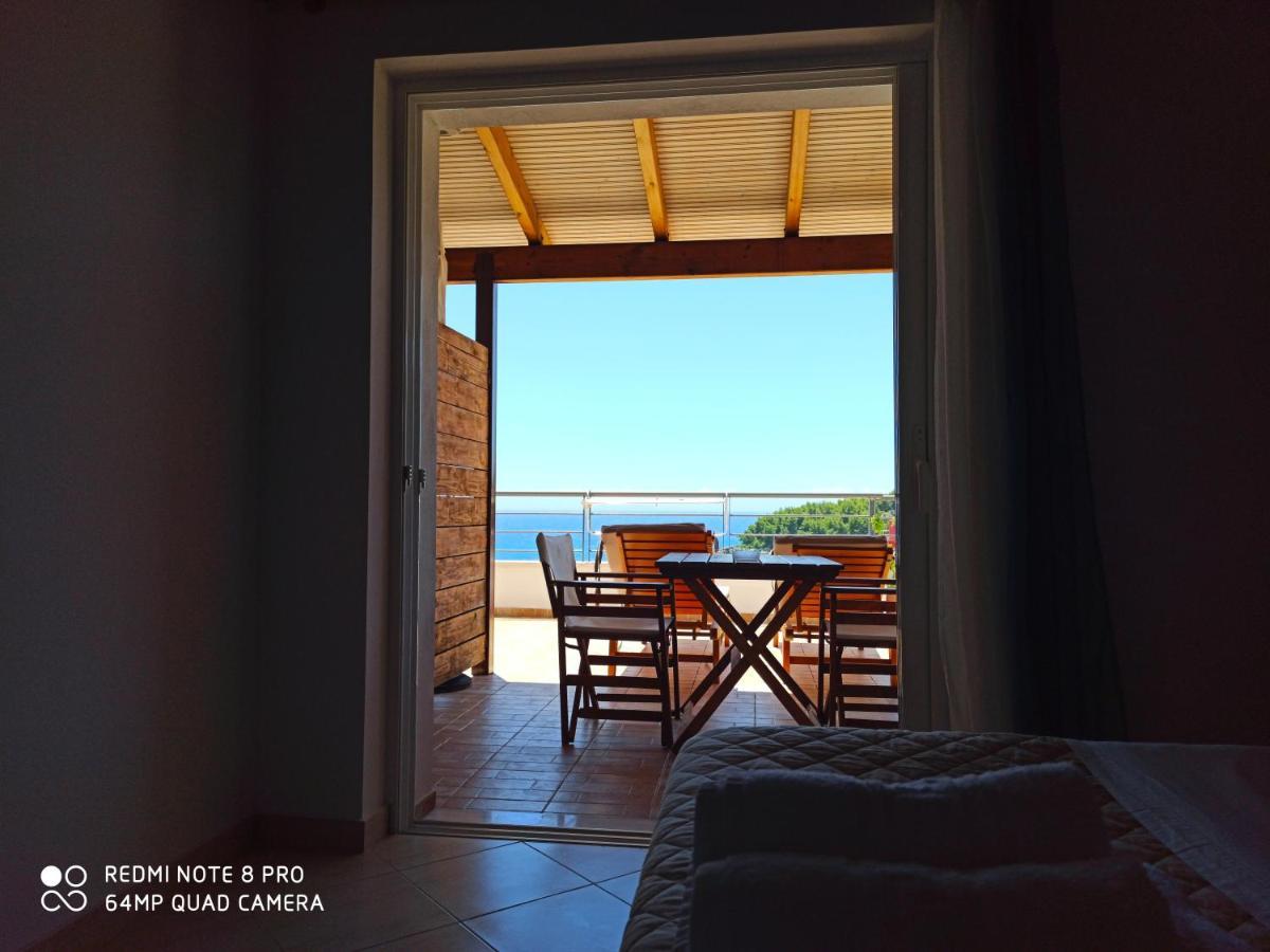 Bourbos Summer Rooms Himare Esterno foto