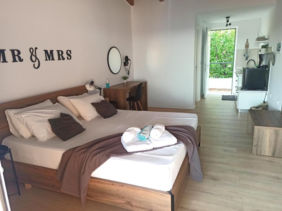 Bourbos Summer Rooms Himare Esterno foto