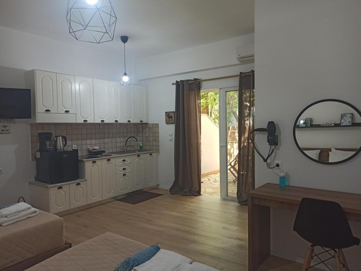 Bourbos Summer Rooms Himare Esterno foto