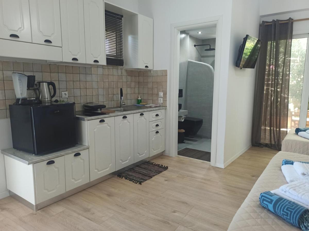 Bourbos Summer Rooms Himare Esterno foto