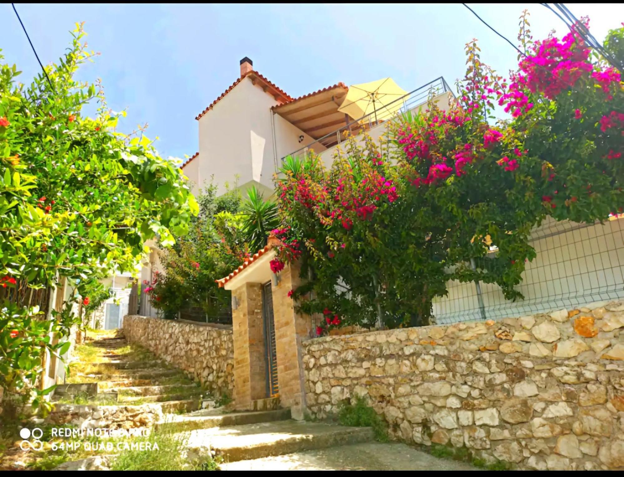Bourbos Summer Rooms Himare Esterno foto