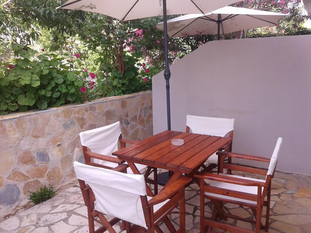 Bourbos Summer Rooms Himare Esterno foto