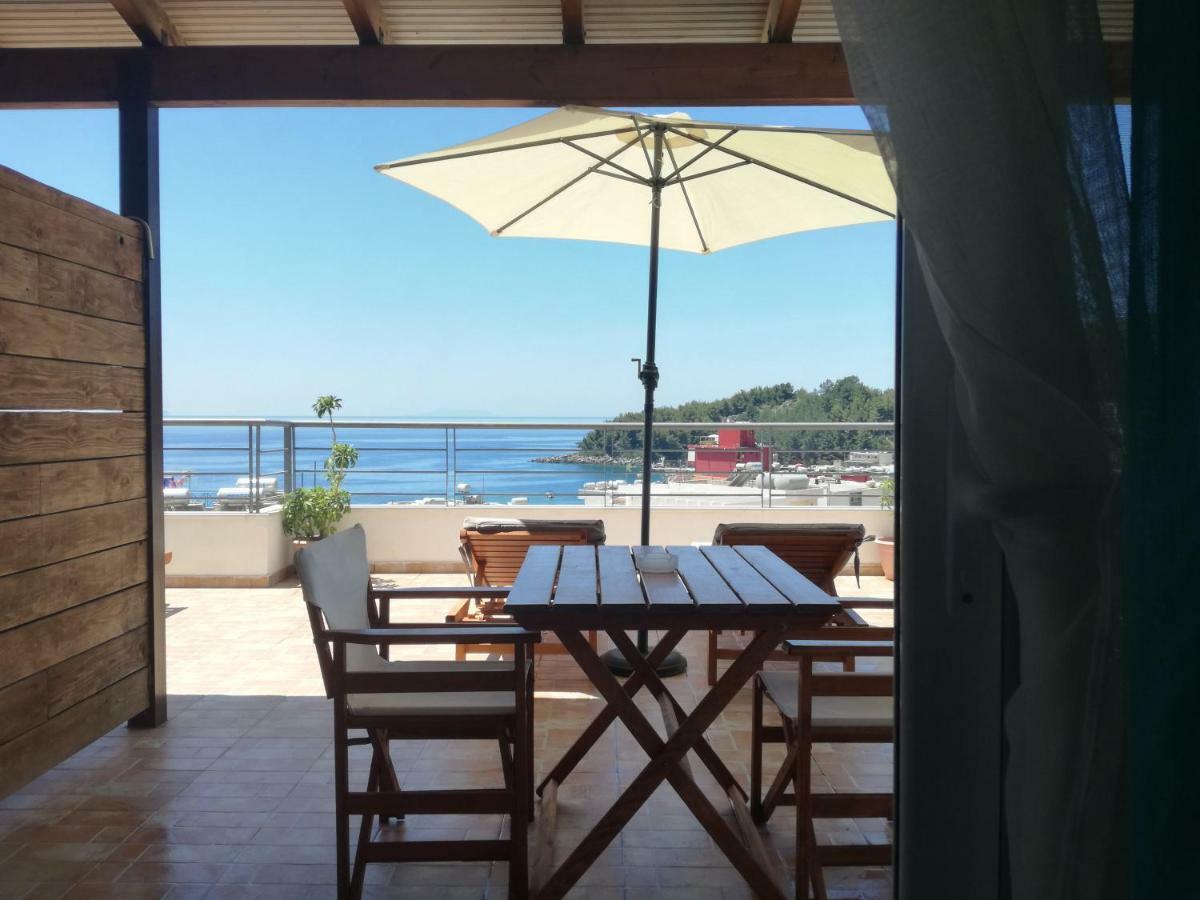 Bourbos Summer Rooms Himare Esterno foto